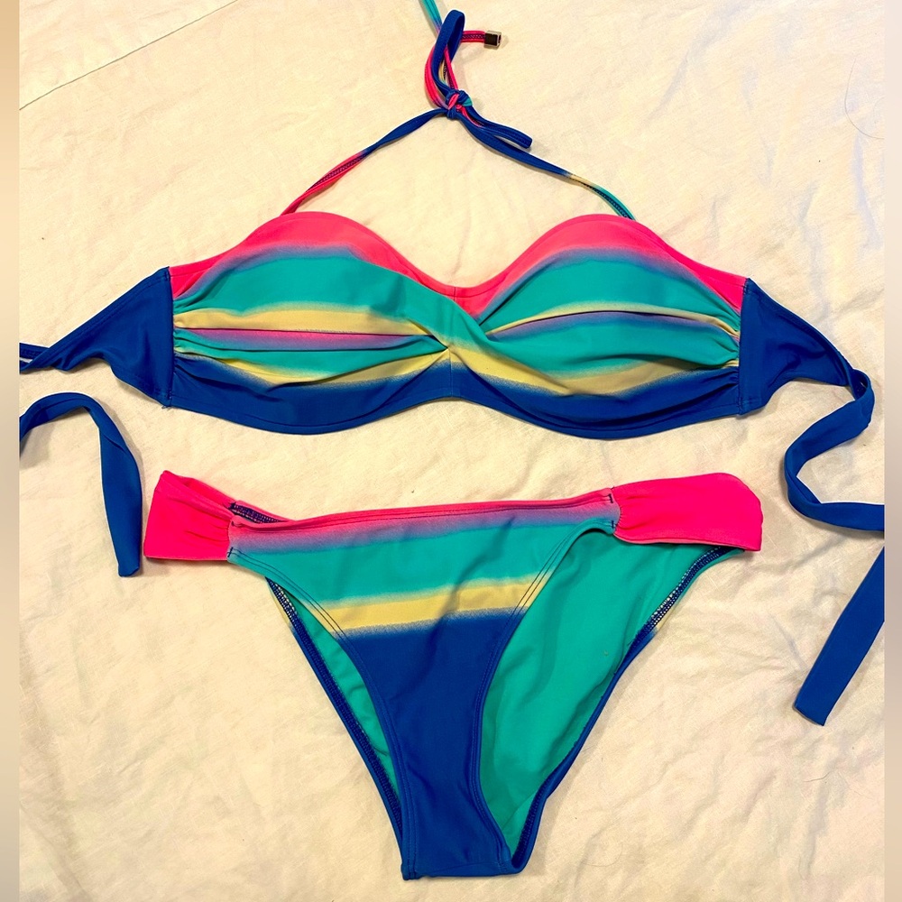 Body Glove bikini set. size L